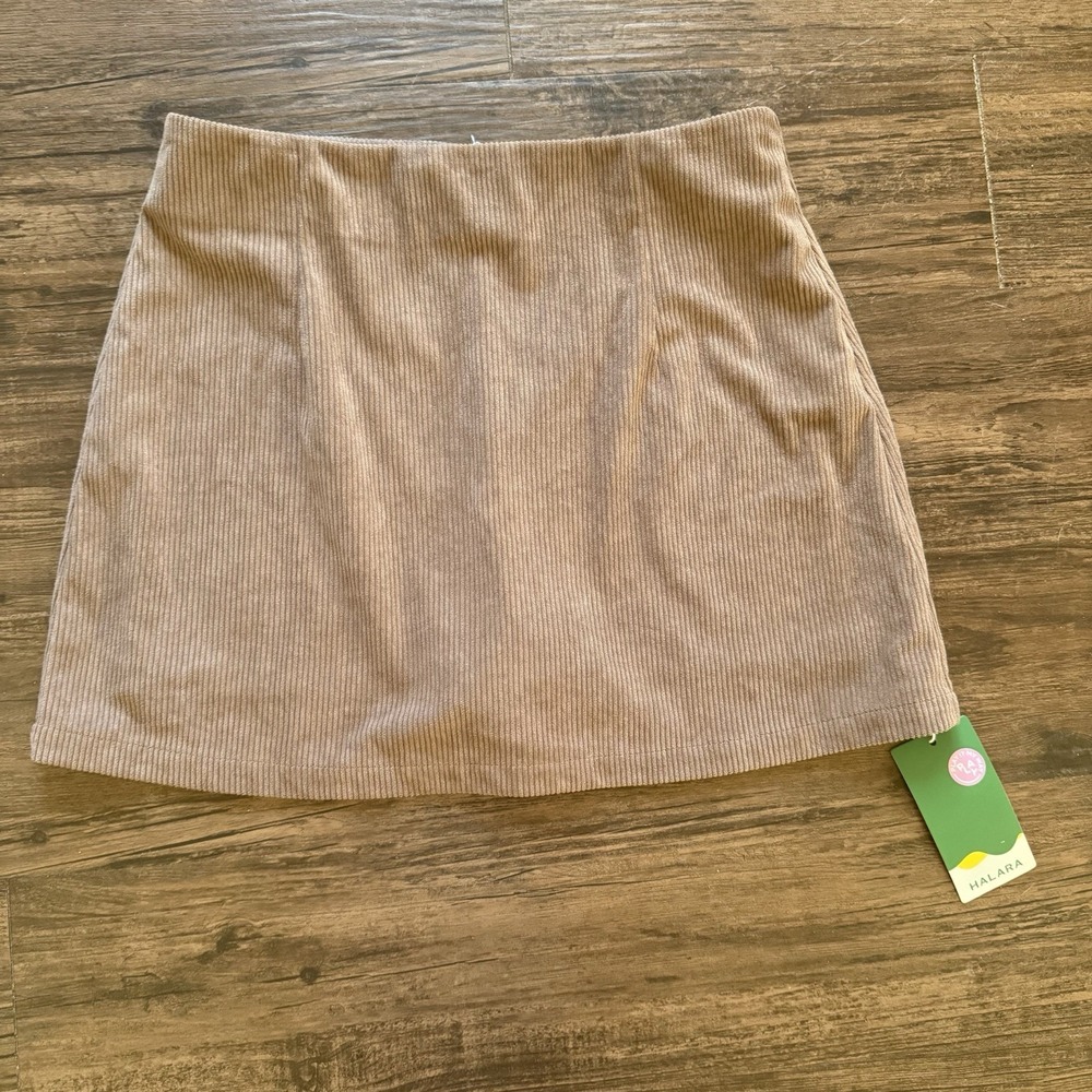 NWT Halara Corduroy Mini Skort Tan Size M Regular Built-in Shorts A-Line Skirt